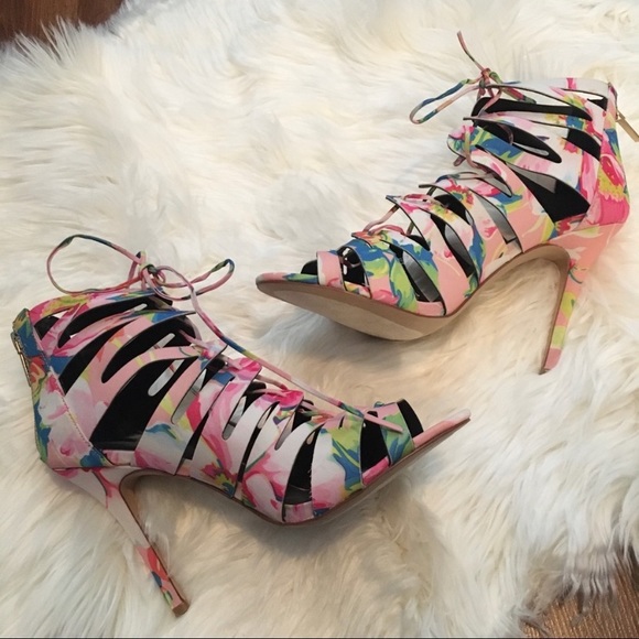 Kendall & Kylie Shoes - Kendall & Kylie Floral Ghillie Heels 8.5